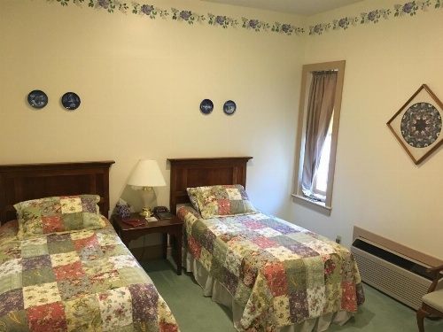 Oak Valley Inn and Suites image 18