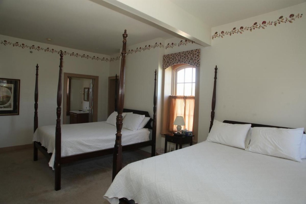 Oak Valley Inn and Suites