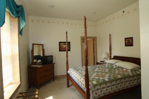 Oak Valley Inn and Suites image 6